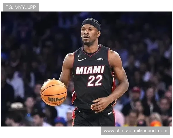 巴特勒强行上篮造成犯规,热火稳住领先 巴特勒强行上篮造成犯规,热火稳住领先