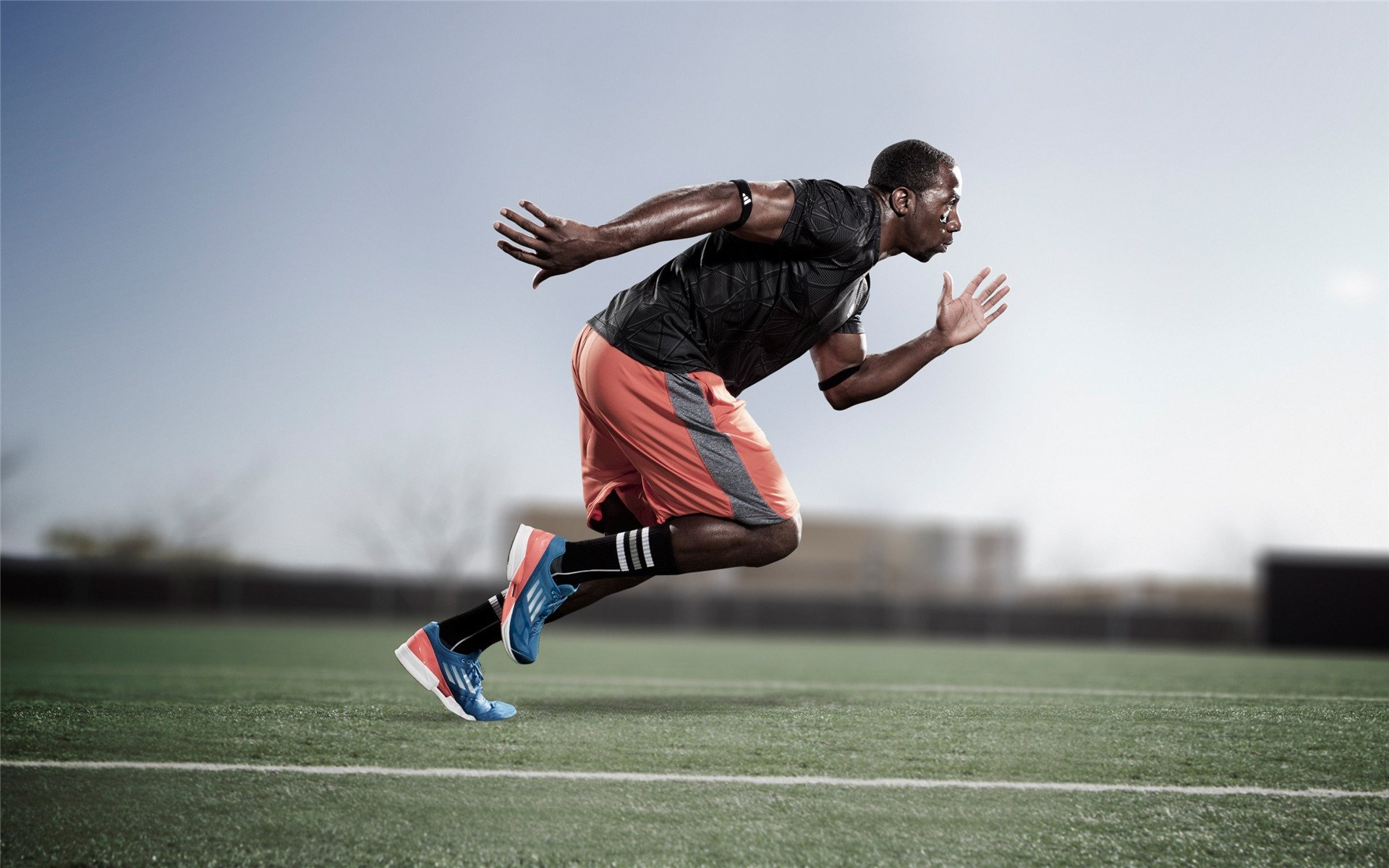 无球掩护后快速出手的三分战术分析，如何防守三分球