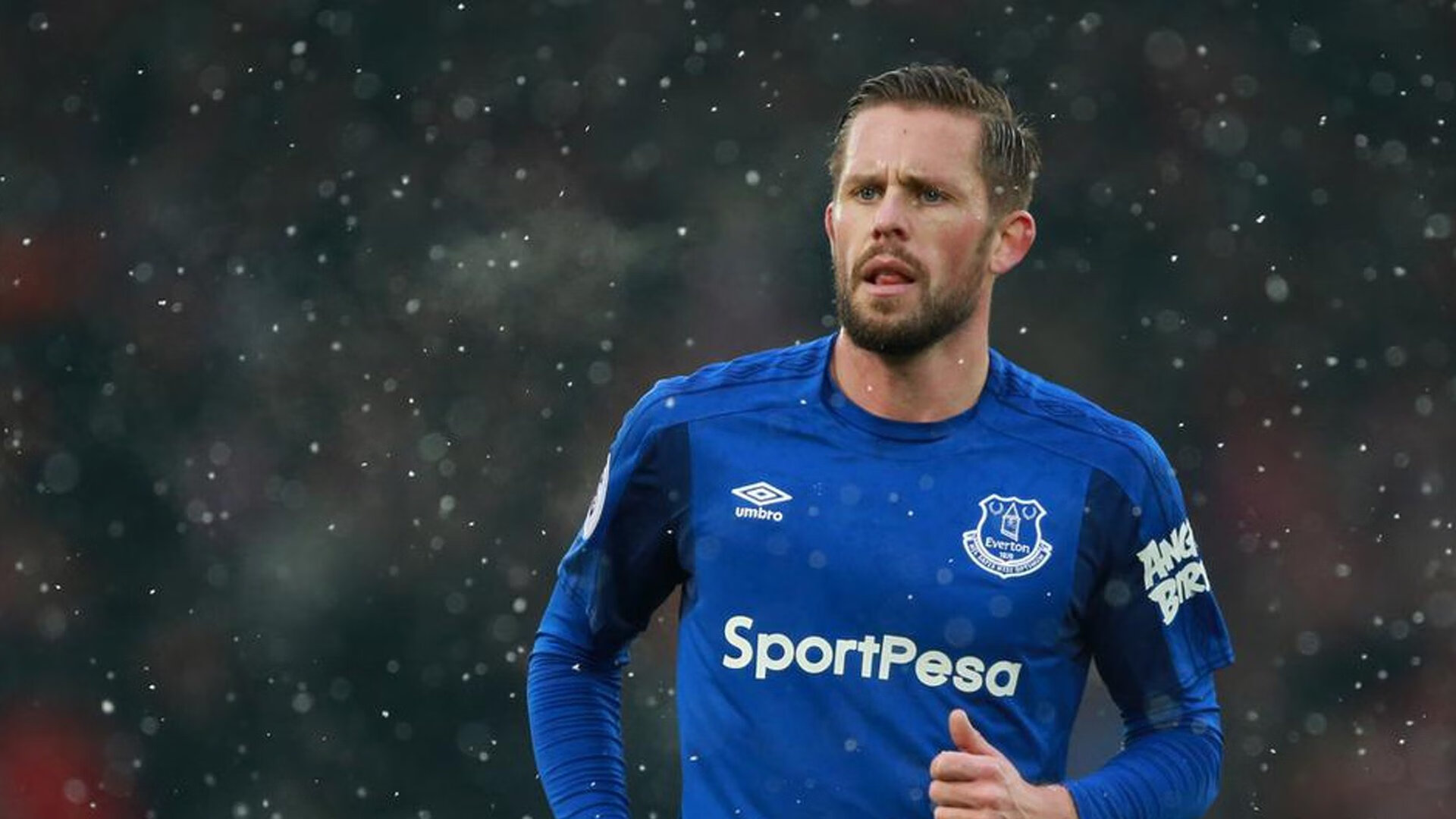 李娜表示球员生涯最难的是孤独感，李娜打球风格